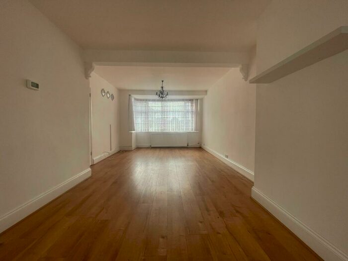 3 Bedroom Terraced House To Rent In The Loning, Enfield, EN3