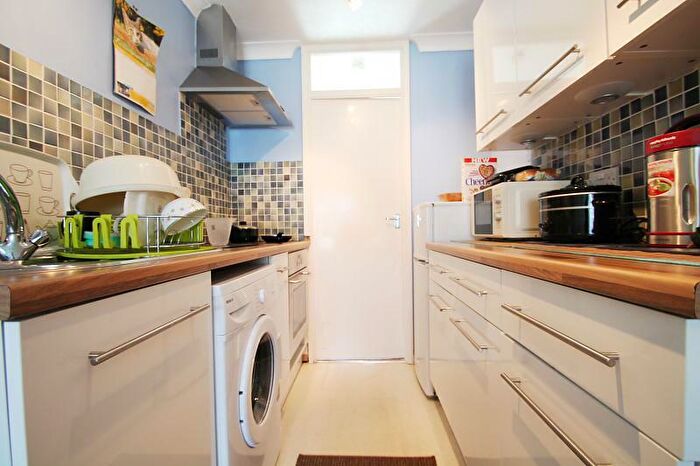 1 Bedroom Flat To Rent In Floraldene Court Findon, BN14