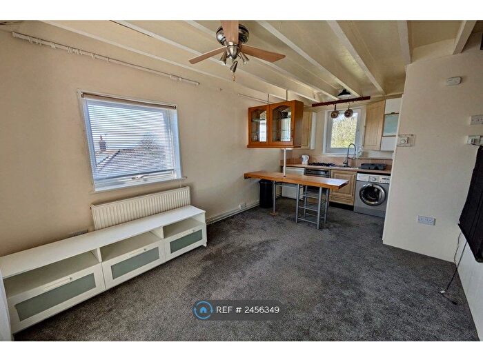 1 Bedroom Flat To Rent In Hollington Park Road, St. Leonards-On-Sea, TN38