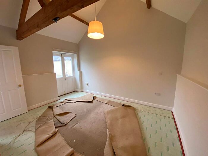 2 Bedroom Flat To Rent In Lower Woodside Farm, Westfield, Brookmans Park, AL9