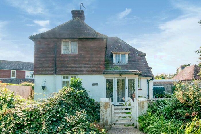 3 Bedroom Semi-Detached House For Sale In Chyngton Lane, Seaford, BN25