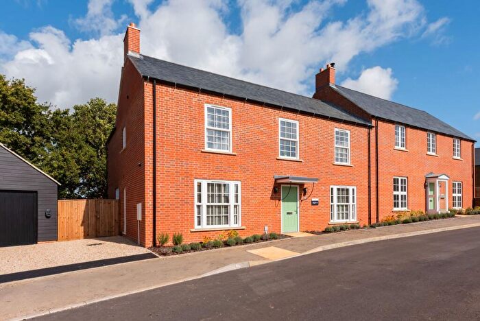 4 Bedroom Semi-Detached House For Sale In Deanfield Heights, Sibford Ferris, OX15