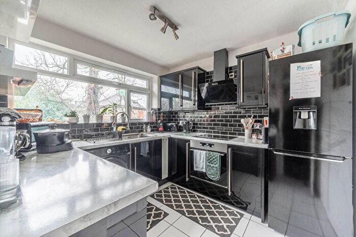 2 Bedroom Maisonette To Rent In Cherrycroft Gardens, Pinner, HA5