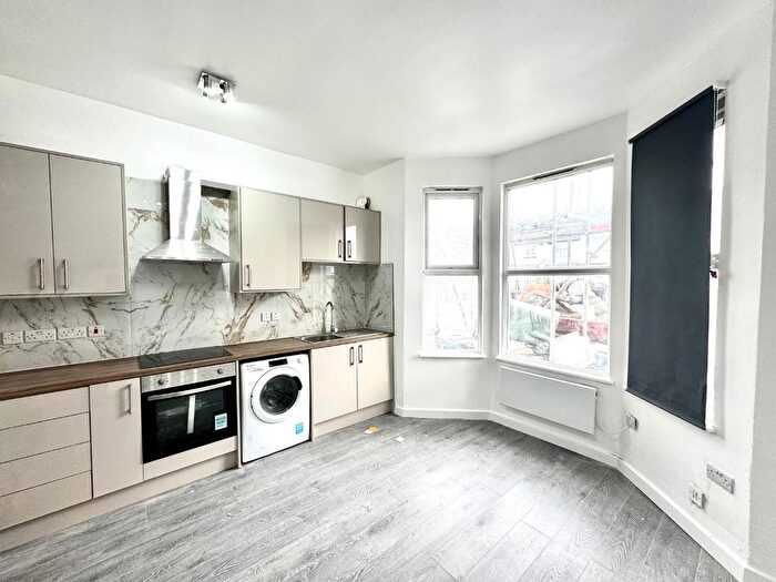 1 Bedroom Flat To Rent In Eastcote Road, Harrow, HA2