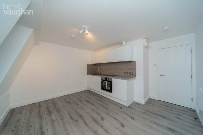 Flat To Rent In Buckingham Place, Brighton, BN1
