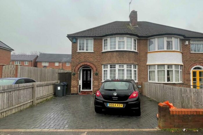 3 Bedroom Semi-Detached House To Rent In Bromford Road, Birmingham, B36