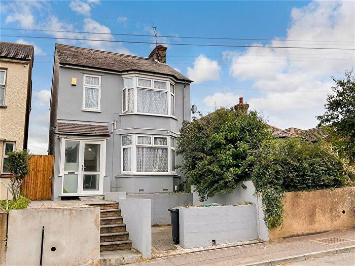 3 Bedroom Detached House For Sale In Vale Road, Northfleet, Gravesend, Kent, DA11