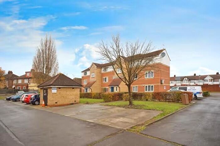 1 Bedroom Flat For Sale In Cherry Blossom Close, London, N13