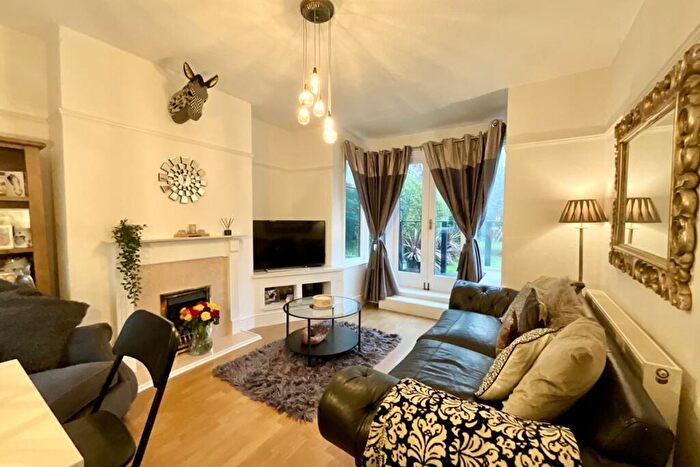 3 Bedroom Semi-Detached House For Sale In Willow Drive, Handsworth, Sheffield, S9
