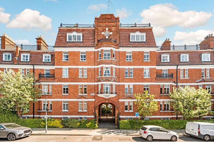 3 Bedroom Flat To Rent In Avonmore Gardens, West Kensington, W14