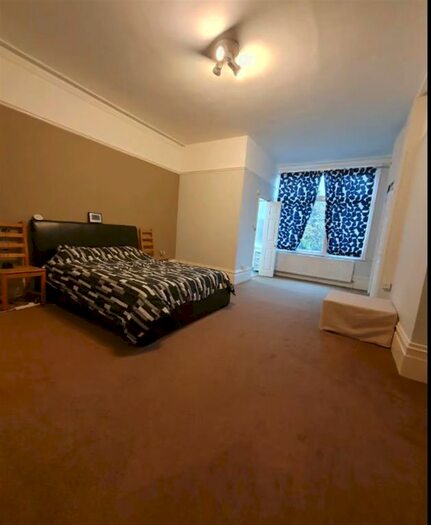 2 Bedroom Flat To Rent In Addiscombe Road, Croydon, CR0
