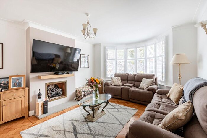 5 Bedroom Semi Detached House For Sale In The Ridgeway, Croydon, CR0