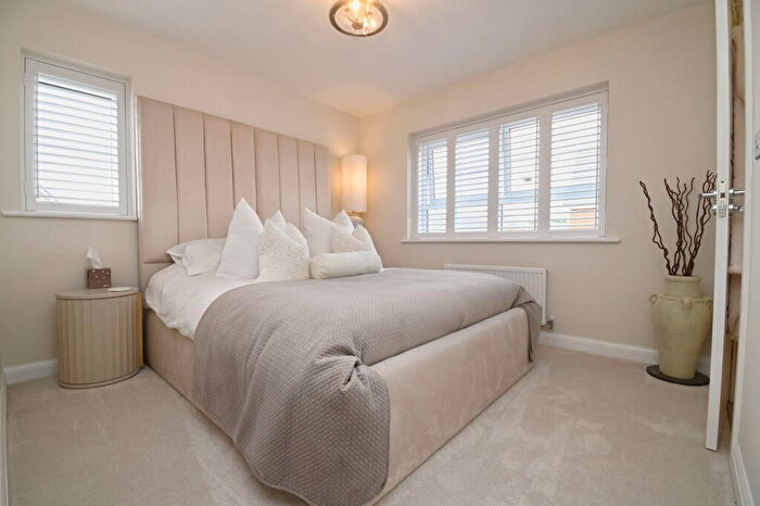 3 Bedroom Detached House For Sale In Parish Green, Royston, Barnsley, S71