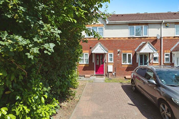 2 Bedroom End Of Terrace House For Sale In Great Galley Close, Barking, IG11