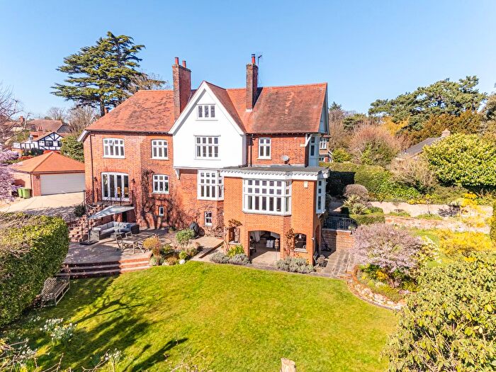 6 Bedroom Detached House For Sale In St. Catherines Road, Broxbourne, EN10