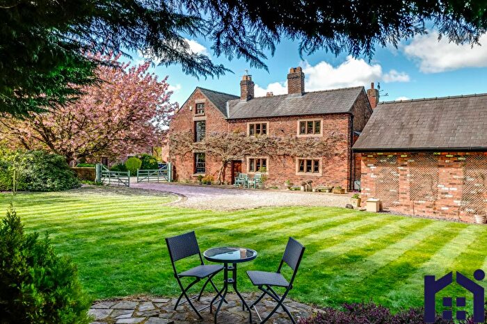 5 Bedroom Farm House For Sale In Leyland Lane, Leyland, PR25