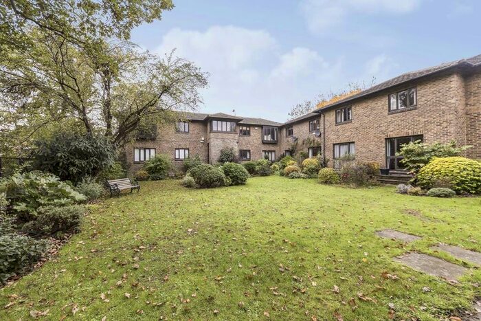 1 Bedroom Flat To Rent In Hillbury Road, London, SW17