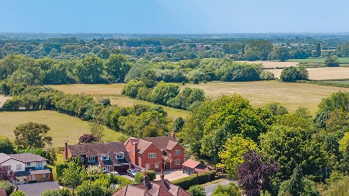 5 Bedroom Detached House For Sale In Meadle, Aylesbury, HP17