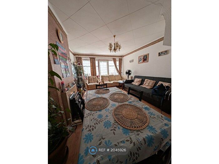 2 Bedroom Semi-Detached House To Rent In Sondes Street, London, SE17