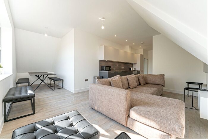 2 Bedroom Flat For Sale In Royal House, Solihull, B91