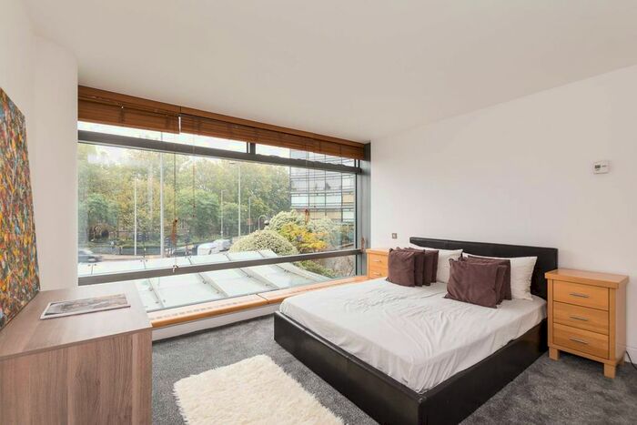 2 Bedroom Flat To Rent In Albert Embankment, Waterloo, London, SE1