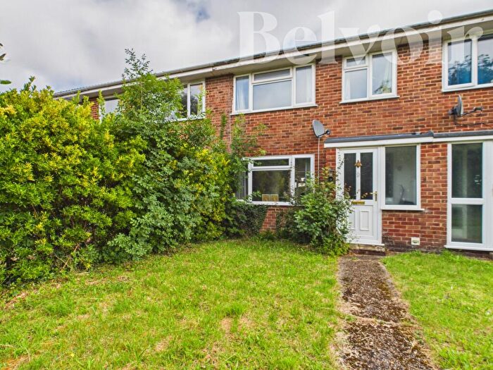 3 Bedroom Terraced House For Sale In Porter Road, Basingstoke, RG22