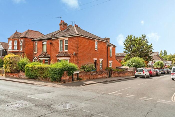 2 Bedroom Semi-Detached House For Sale In Oaktree Road, Southampton, Hampshire, SO18