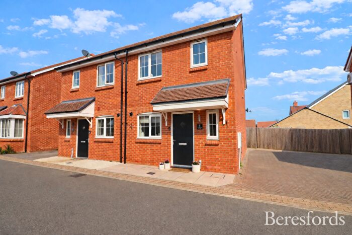 2 Bedroom Semi Detached House For Sale In Hawkins Close, Rivenhall, CM8