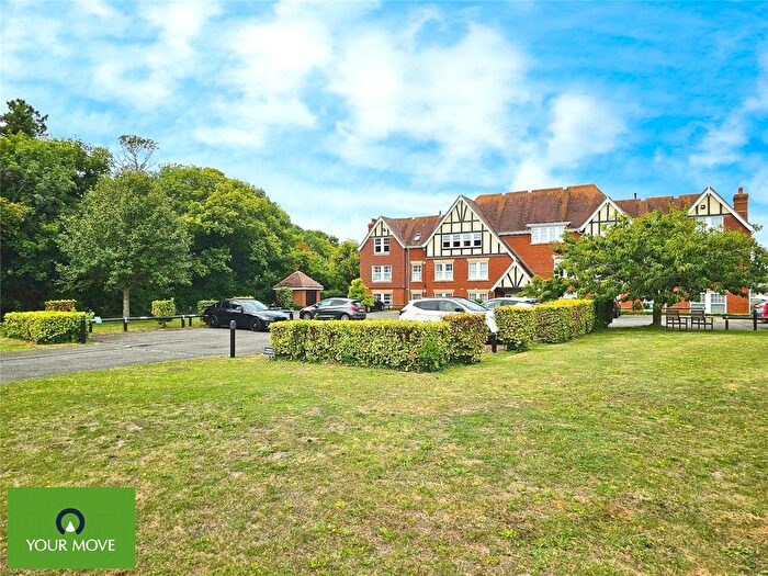 2 Bedroom Flat To Rent In Foreland Heights, Broadstairs, Kent, CT10