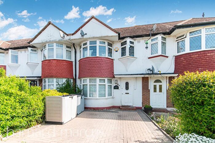 3 Bedroom Terraced House For Sale In Aragon Road, Morden, SM4