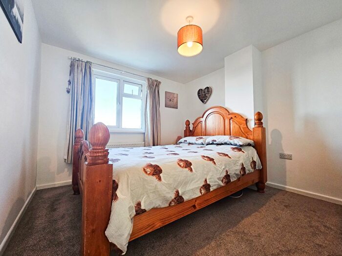 3 Bedroom End Of Terrace House For Sale In Heol Aberwennol, Borth, SY24