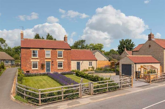 4 Bedroom Detached House For Sale In Wrelton Cliff Road, Wrelton, Pickering, YO18