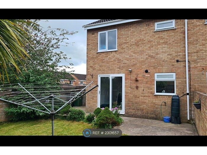 3 Bedroom Semi-Detached House To Rent In Waterford Park, Radstock, BA3