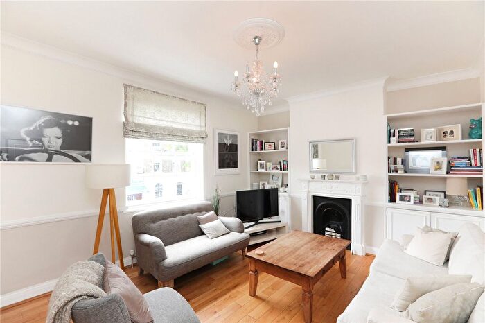 2 Bedroom Flat To Rent In St Peters Street, Islington, N1