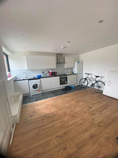 2 Bedroom Flat To Rent In Sutherland Road, London, E17