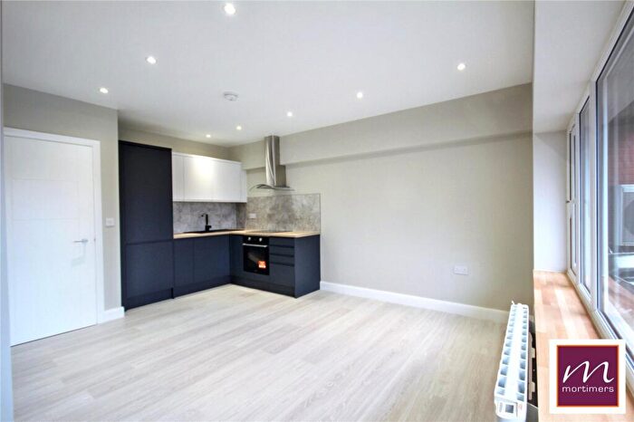 1 Bedroom Apartment To Rent In - Buckingham Street, Aylesbury, Buckinghamshire, HP20