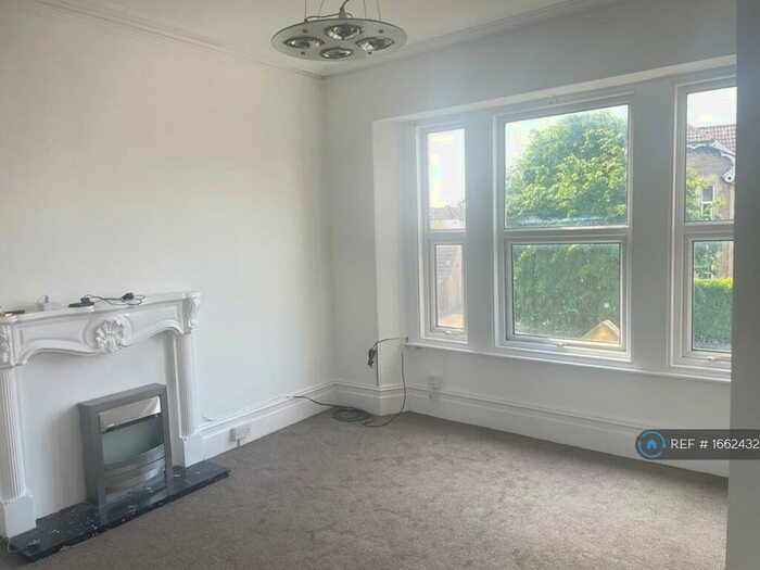2 Bedroom Flat To Rent In Graham Road, Weston-Super-Mare, BS23