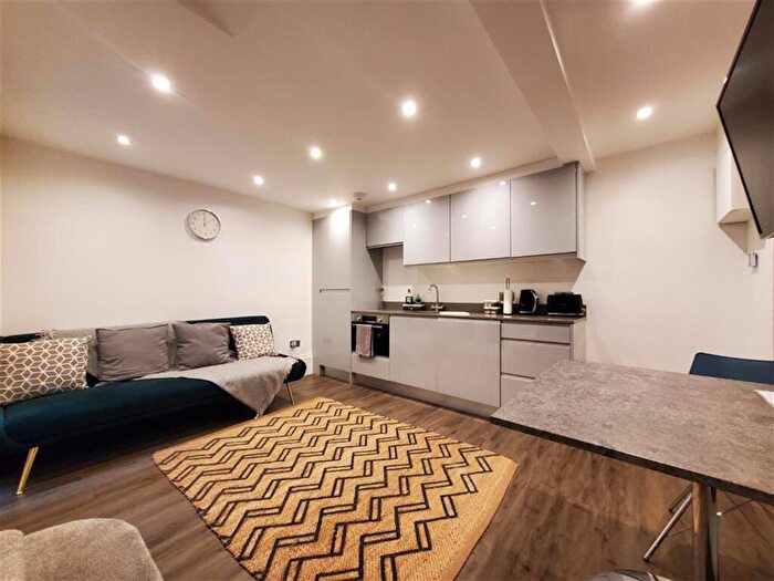 2 Bedroom Apartment To Rent In Friar Street, Reading, RG1