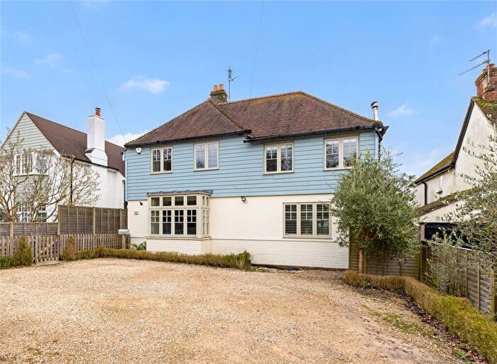 5 Bedroom Detached House For Sale In Heath Road East, Petersfield, Hampshire, GU31