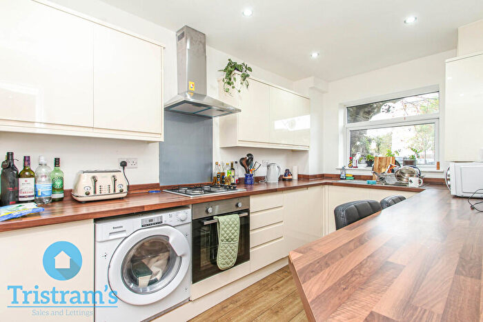 2 Bedroom Apartment To Rent In Bronte Court, Arboretum, NG7