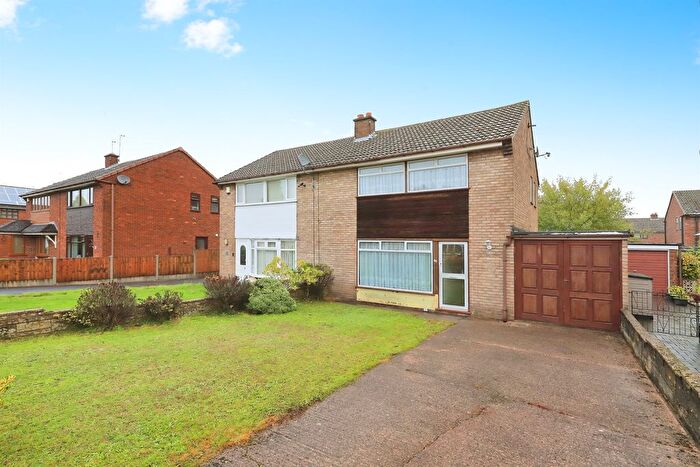 3 Bedroom Semi-Detached House For Sale In Keats Drive, Bilston, WV14