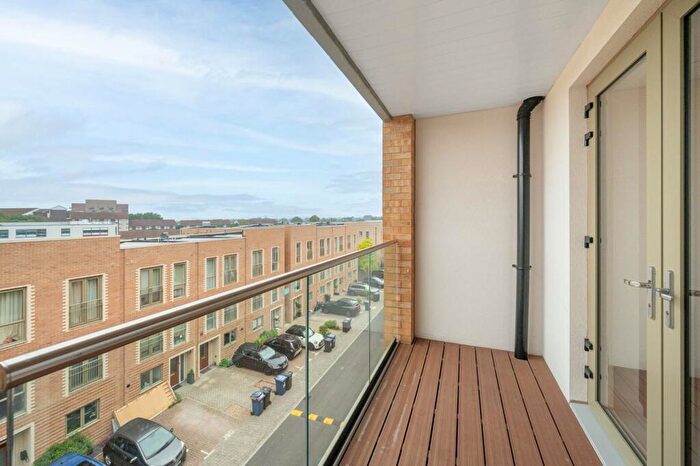 2 Bedroom Flat To Rent In Coxwell Boulevard, Mill Hill, London, NW9