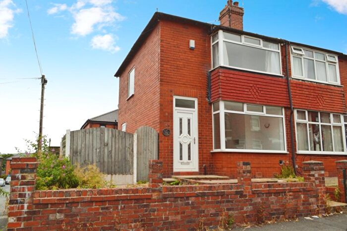 2 Bedroom End Of Terrace House To Rent In Huxley Street, Oldham, OL4