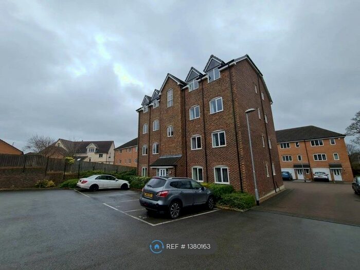 2 Bedroom Flat To Rent In Woodland Drive, Middleton, Leeds, LS10