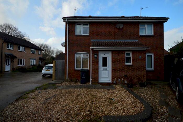 2 Bedroom Property To Rent In Lapwing Close, Swindon, SN3
