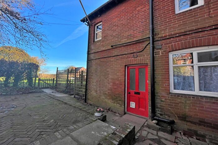 3 Bedroom Detached House To Rent In Shawford, SO21