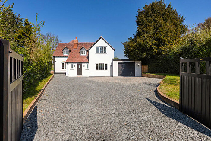 4 Bedroom Detached House For Sale In Broom Lane, Dunnington, B49