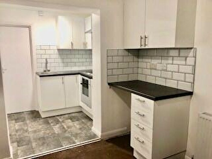 3 Bedroom Terraced House To Rent In Salisbury Road, Chatham, ME4