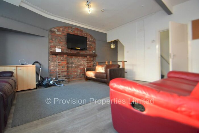 8 Bedroom Terraced House To Rent In Manor Drive, Hyde Park, Leeds, LS6