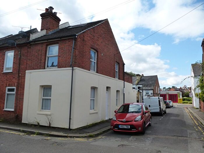 1 Bedroom Flat To Rent In Tuns Hill Cottages, Reading, Berkshire, RG6